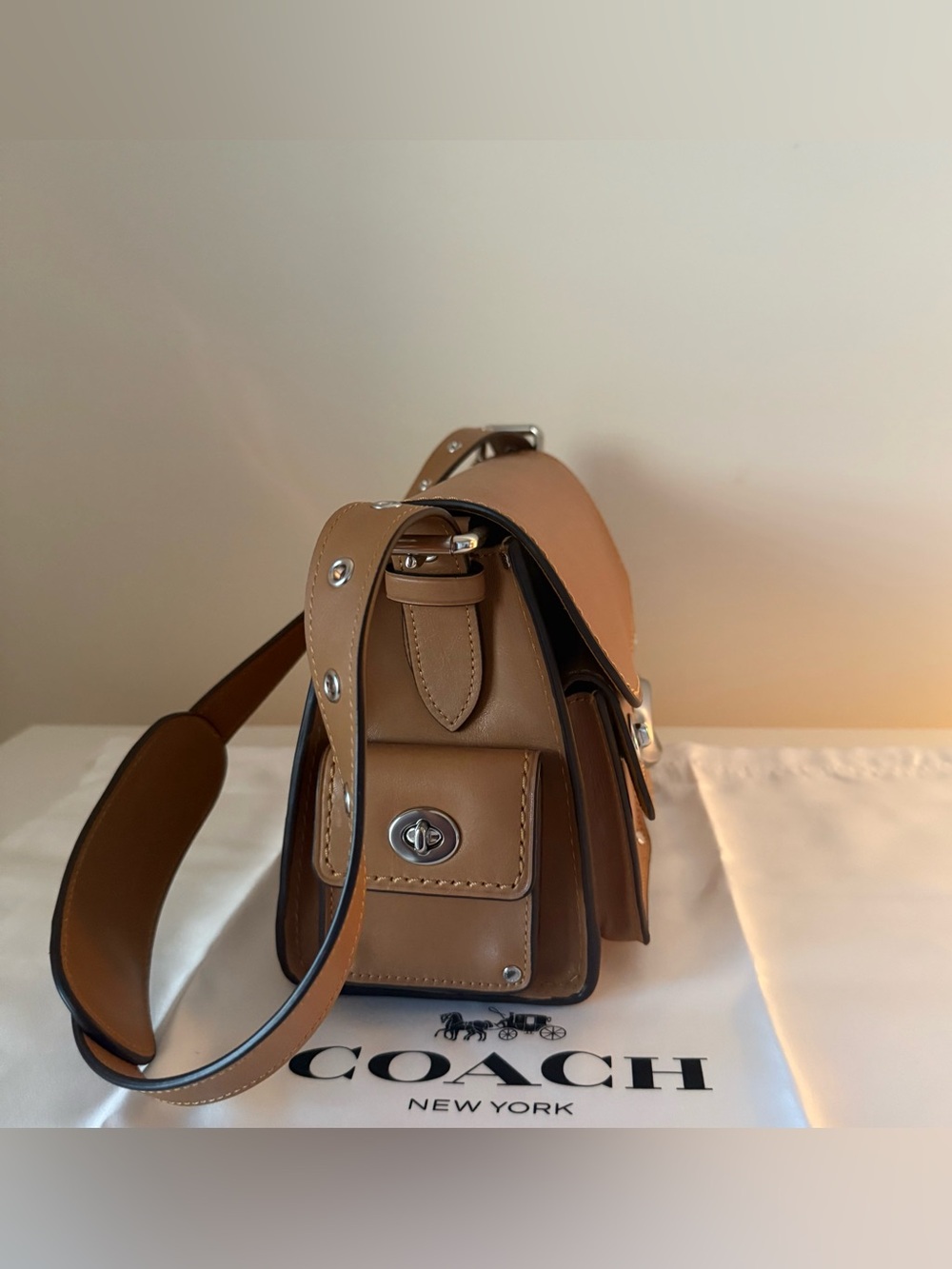 Coach Cargo Pocket Tabby - Picture 4 of 11